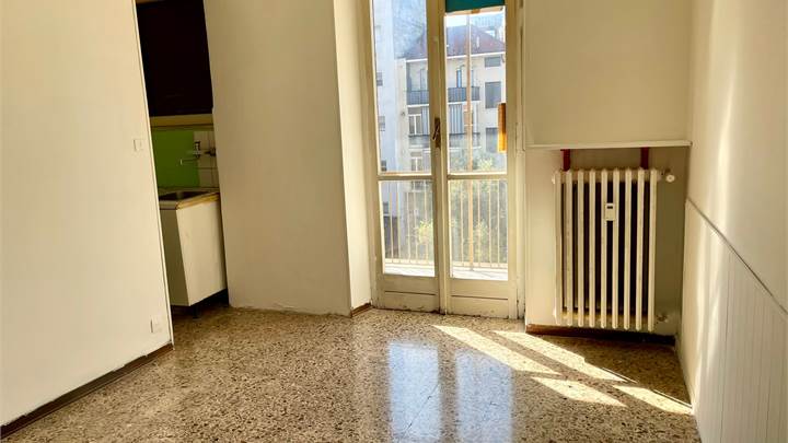 Trilocale Via Guglielminetti.