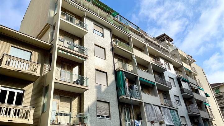 Bilocale non arredato.