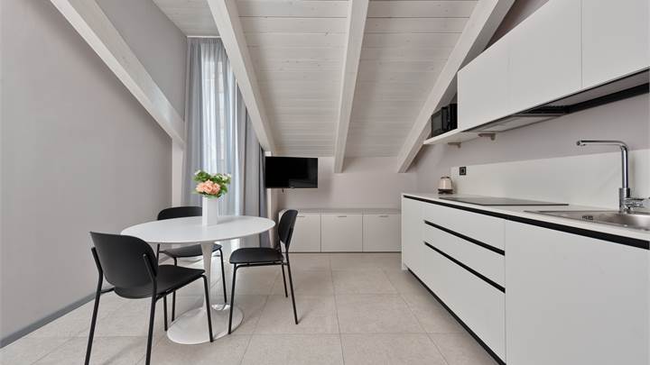 Bilocale mansardato arredato 